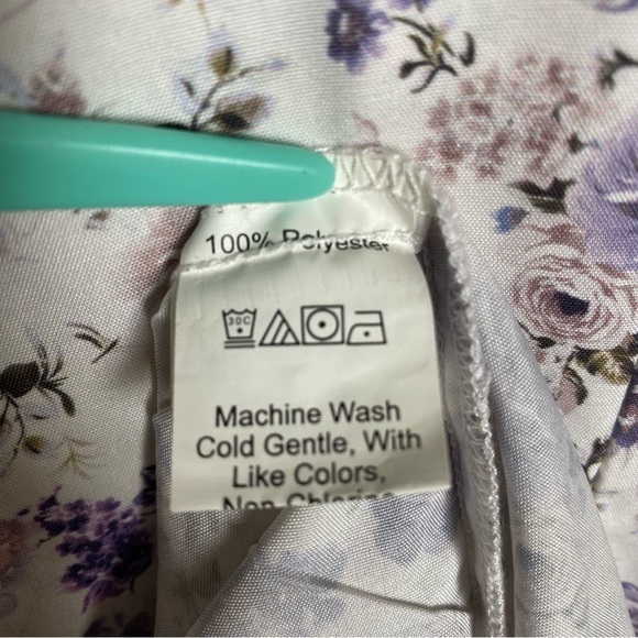 Woman's Dress-Plus size, Floral, Flutter Sleeve, Soft, Lightweight - Picture 9 of 11